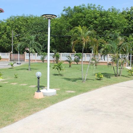 Naluemon Village Fh 1 Rayong Eksteriør billede