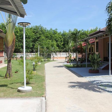 Naluemon Village Fh 1 Rayong Eksteriør billede