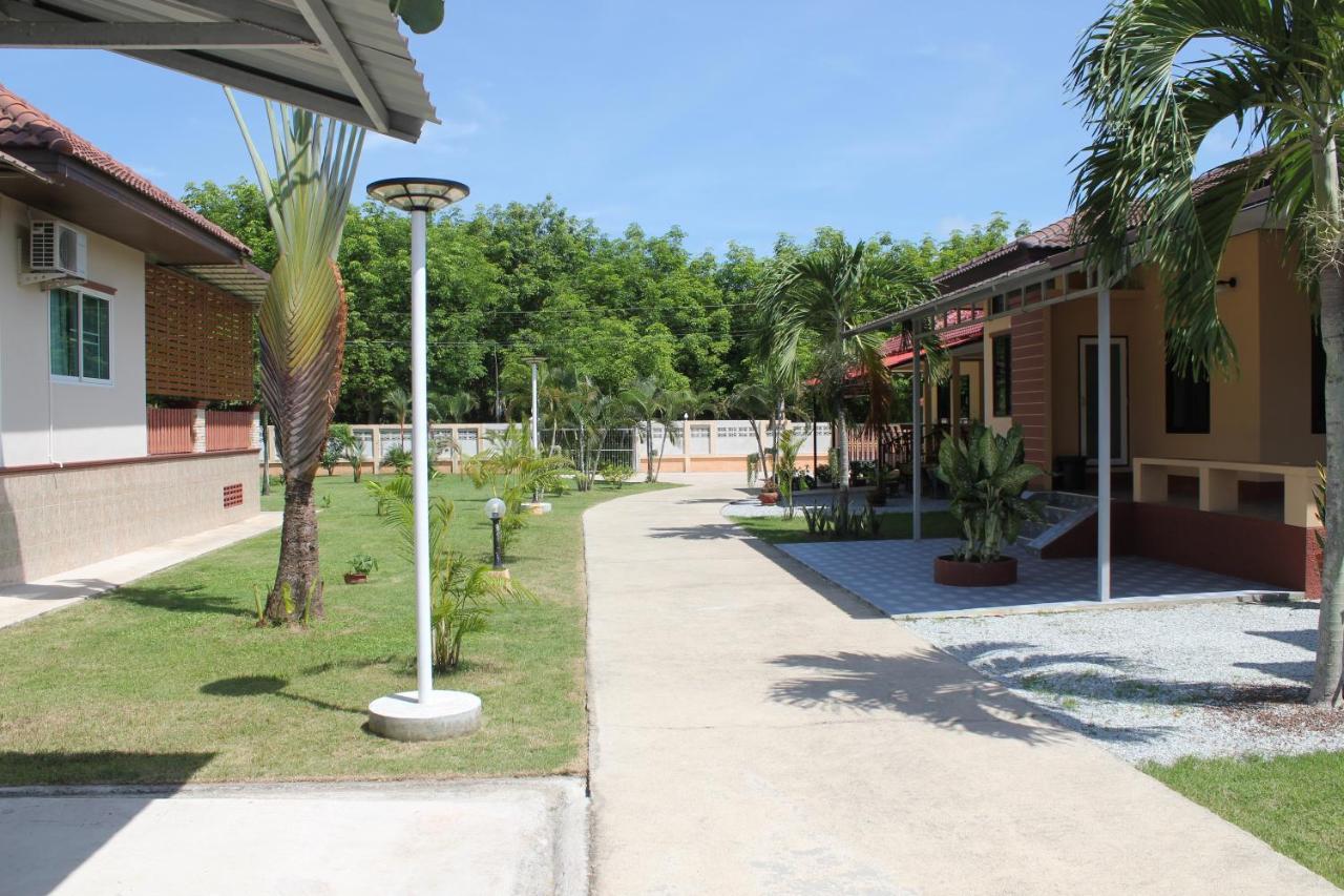 Naluemon Village Fh 1 Rayong Eksteriør billede